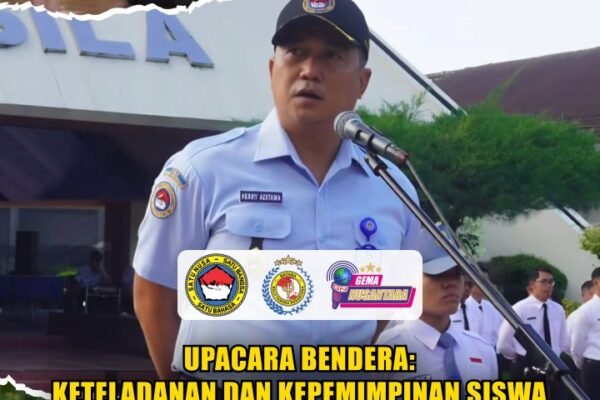 UPACARA BENDERA: KETELADANAN DAN KEPEMIMPINAN SISWA