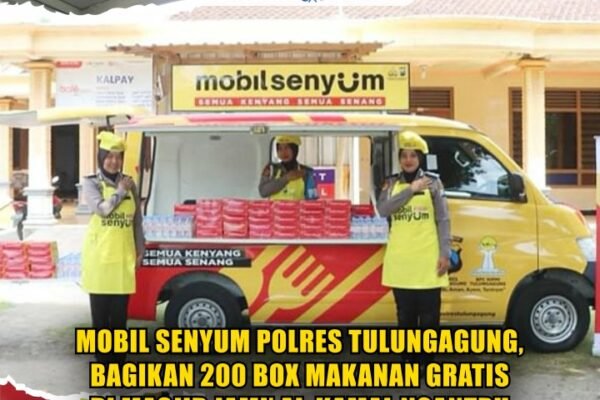 Mobil Senyum Polres Tulungagung, Bagikan 200 Box Makanan Gratis di Masjid Jami’ Al-Kamal Ngantru