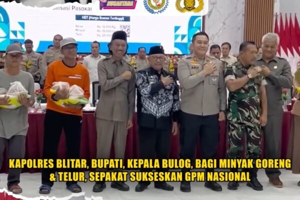 Kapolres Blitar, Bupati, Kepala Bulog, Bagi Minyak Goreng & Telur, Sepakat Sukseskan GPM Nasional