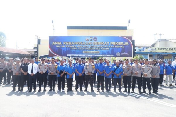 Apel Kebangsaan Serikat Pekerja di Polres Kediri, Wujud Sinergi untuk Jaga Kamtibmas Apel Kebangsaan Serikat Pekerja di Polres Kediri, Wujud Sinergi untuk Jaga Kamtibmas