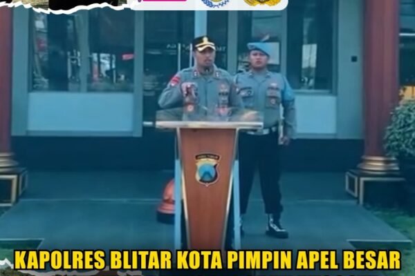 Kapolres Blitar Kota Pimpin Apel Besar & Pemberian Penghargaan Anggota Kapolres Blitar Kota Pimpin Apel Besar & Pemberian Penghargaan Anggota