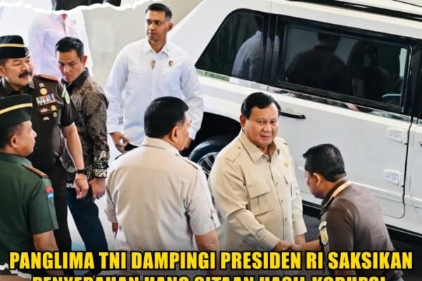 Panglima TNI Dampingi Presiden RI Saksikan Penyerahan Uang Sitaan Hasil Korupsi Rp 13,25 Triliun di Kejaksaan Agung Panglima TNI Dampingi Presiden RI Saksikan Penyerahan Uang Sitaan Hasil Korupsi Rp 13,25 Triliun di Kejaksaan Agung