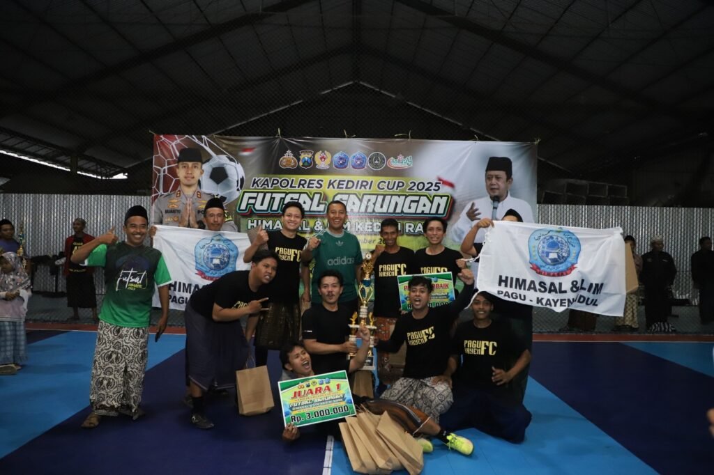 LIM Pagu Kayen Raih Juara Futsal Sarungan Kapolres Kediri Cup