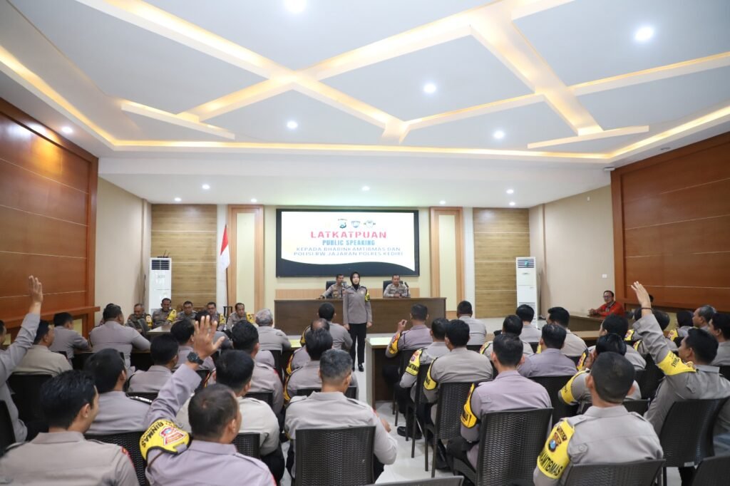 Polres Kediri Perkuat Kapasitas Personel di Lapangan,Gelar Lakatpuan Public Speaking