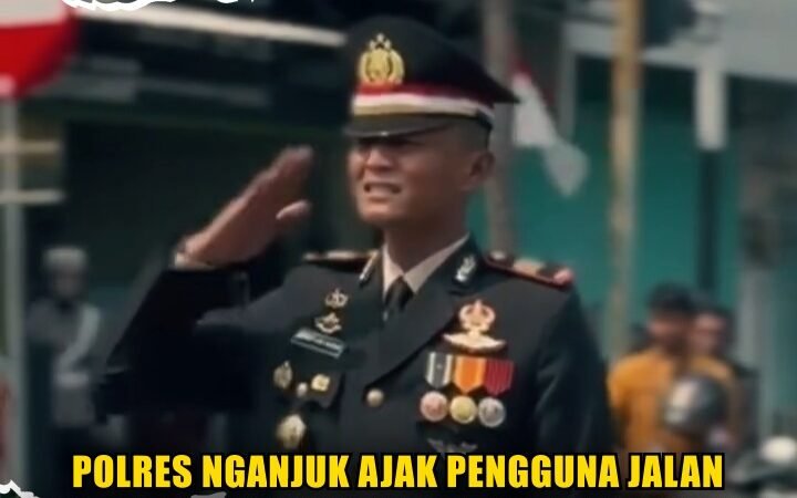 Polres Nganjuk Ajak Pengguna Jalan Hormat Sejenak untuk Indonesia Merdeka
