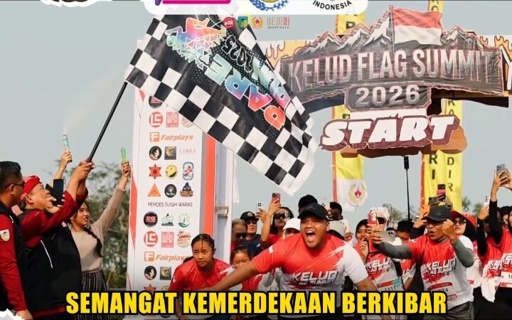 Semangat Kemerdekaan Berkibar di Puncak Kelud